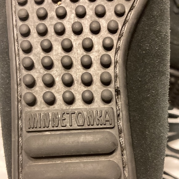Minnetonka Women’s Mocassin boots - size 4 - Picture 7 of 11